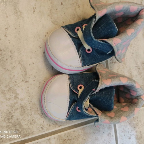 Baby shoes like new, unworn