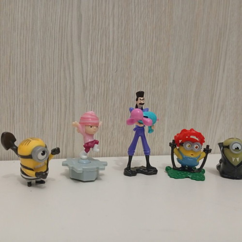 Kinder Surprise Joy Despicable Me Minions figures set used