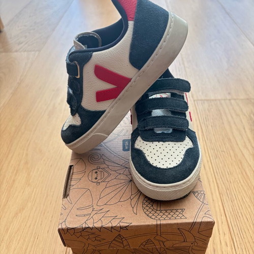 Veja sneakers with velcro, leather and suede, like new size 27