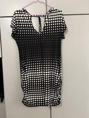 Mini dress with white polka dots medium size like new, black