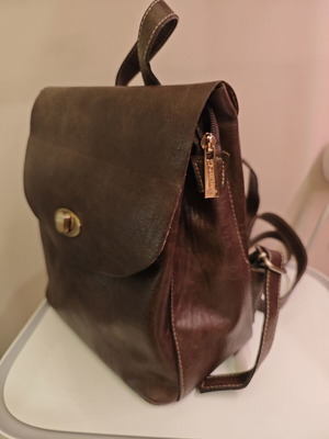 Thiros brown backpack like new