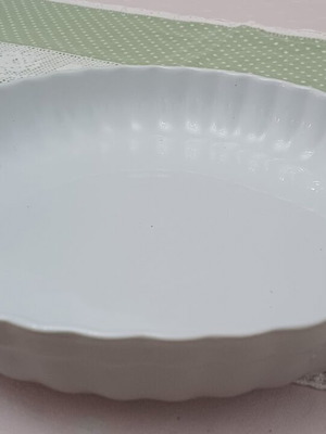 RBA porcelain tart pan like new