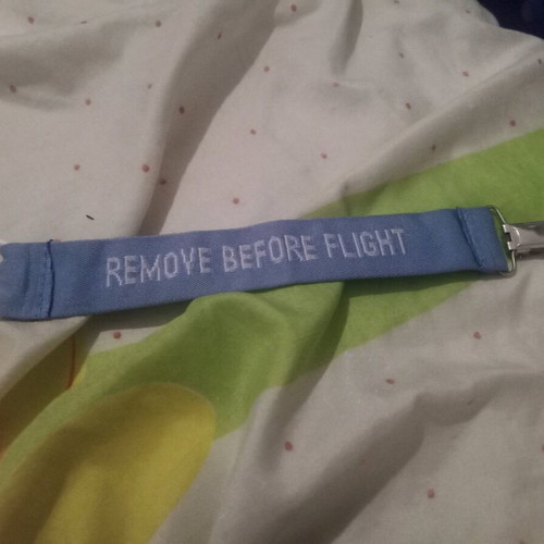 1 keychain remove before flight / junior pilots