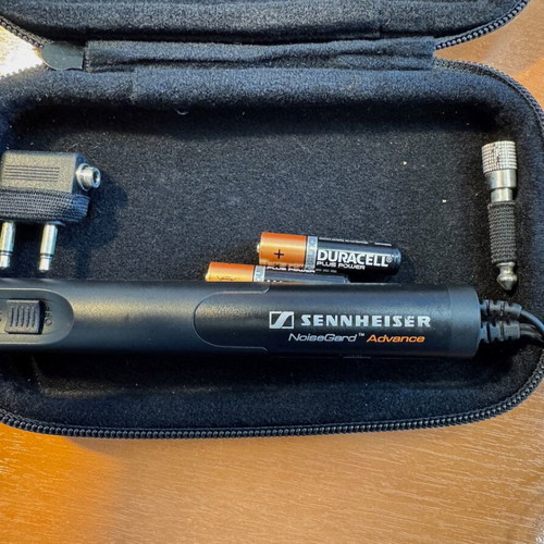 Sennheiser Head Phones Noise Cancelling used wired headphones