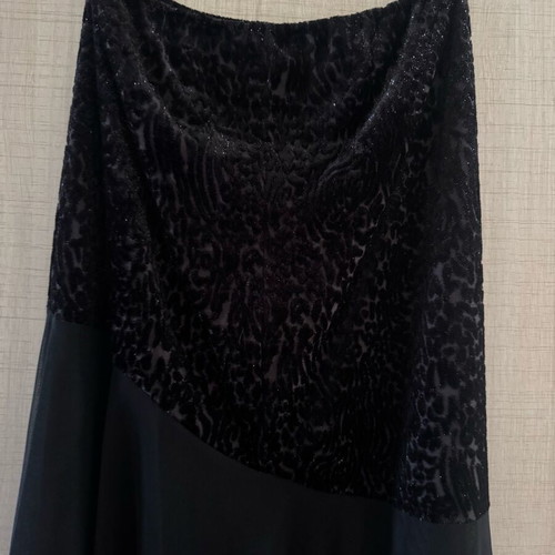 Ellis maxi black skirt, velvet & chiffon finish, size Large