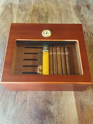 Humidor wooden two-level cigar box 30x25cm like new