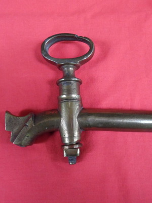 Βρύση (Κανουλα) μεταχειρισμένη από μασίφ μπρούντζο αρχές προηγούμενου αιώνα