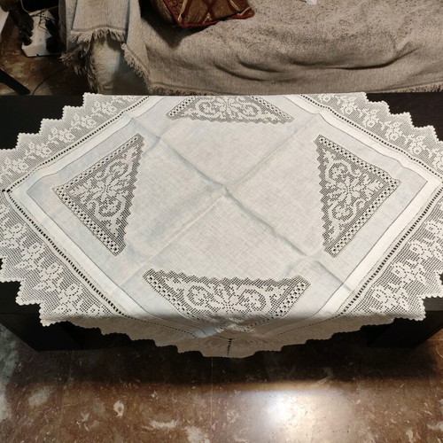 Handmade linen square new with crochet lace 100x100 cm