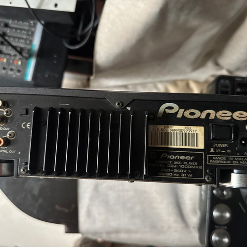 Pioneer CDJ-1000MK2 Professional DJ Players pair like new