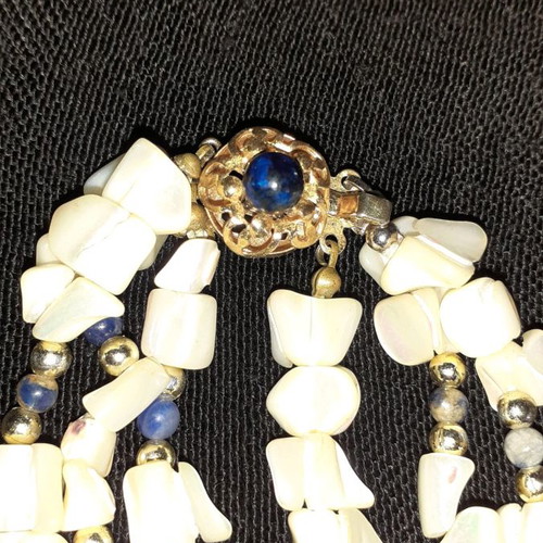 Necklace of mother-of-pearl and agates used