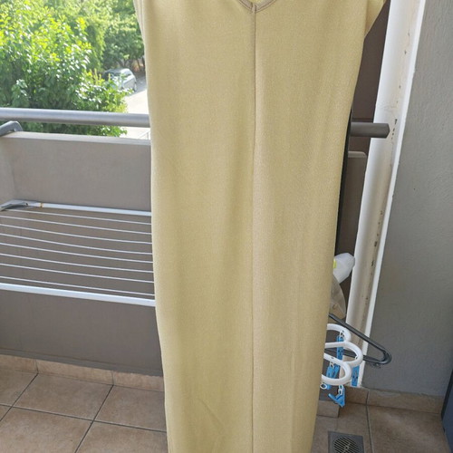 Gold dress like new with high slit, sexy for evening wear