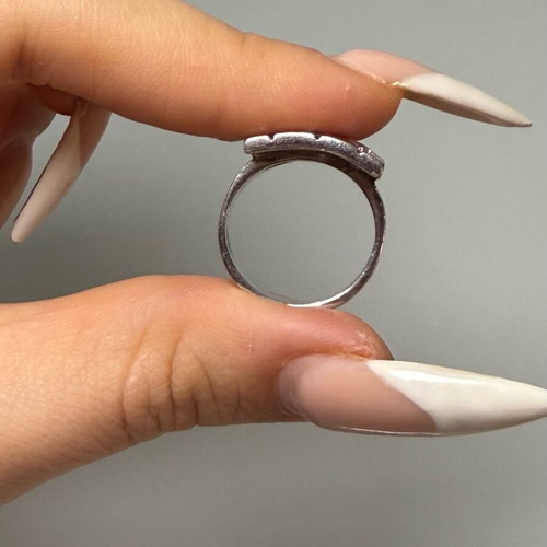 Y2k silver ring used with pink zircon