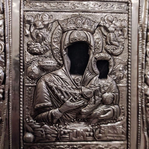 Icon Panagia Myrtidiotissa like new, metal on wood 22x29 cm