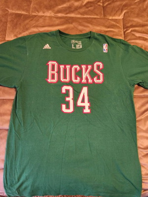 T-Shirt Bucks 2013 με υπογραφή Γιάννη μέγεθος Large σαν καινούργιο
