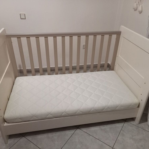 Convertible baby bed to children's bed, beech wood and melamine
