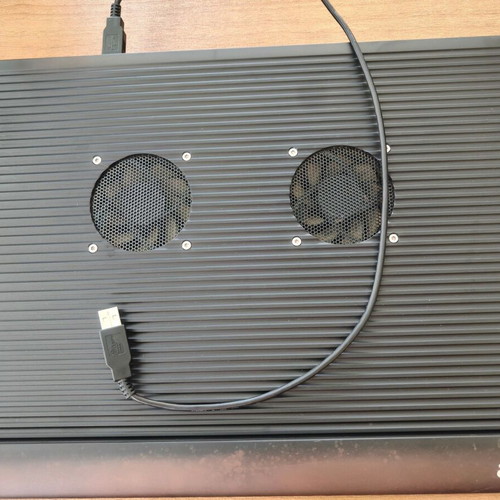 Akasa AK-NBC-02B Cooling Pad for Laptop up to 17.3" used, aluminum