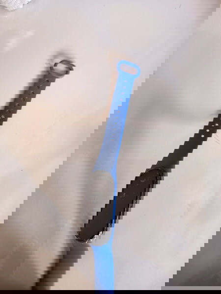 Smart watch χρώματος μπλέ σκούρο