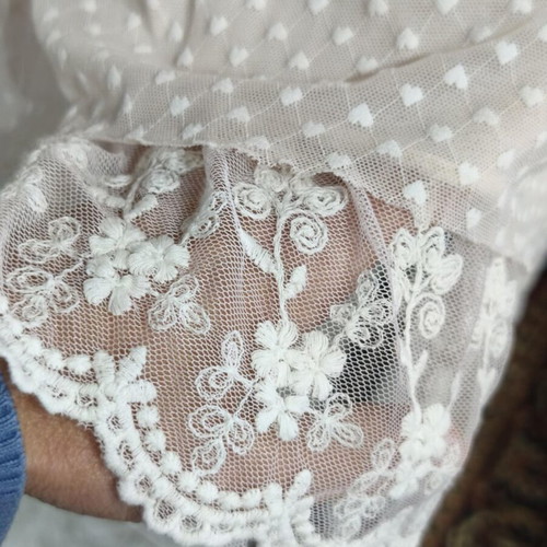 Romantic sleeveless top powder shade S-M like new
