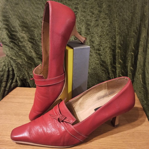 Red leather pumps size 37 used, 5.5 cm heel