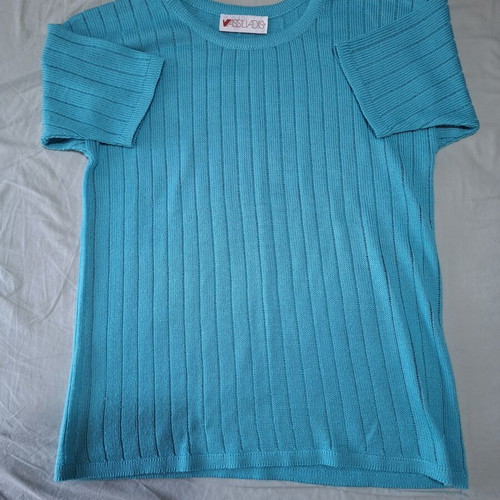 Turquoise knitted top with short sleeves like new