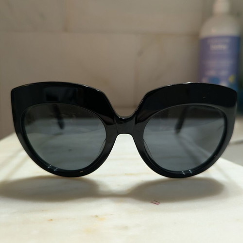 Kaleos Satine sunglasses in black, like new