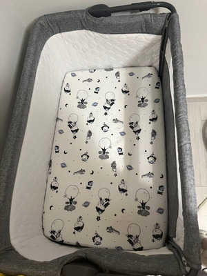 Baby cot like new