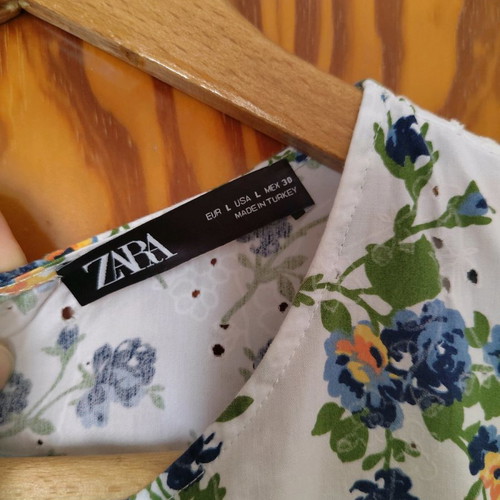 Zara mini dress used with ruffles on sleeves and embroidery, size L