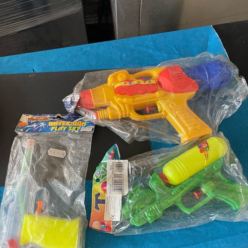 Children's Water Guns new, set of 4, various designs and sizes