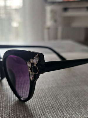 Black sunglasses like new
