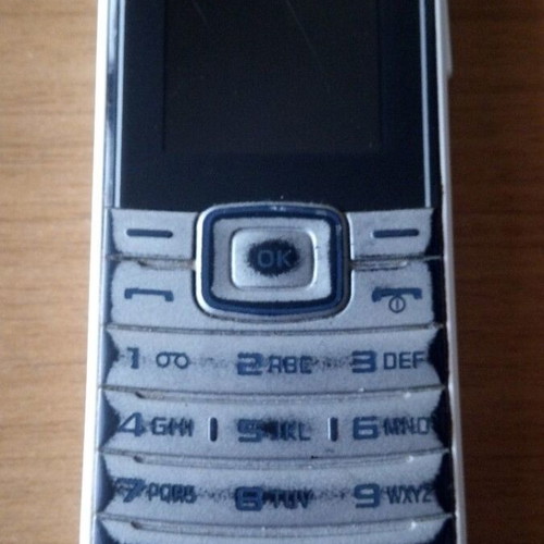 Samsung GT-E1050 with original 800 mAh battery, no charger