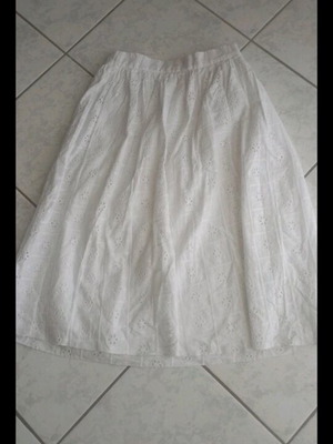 Zara white skirt like new with guipure lace and lining