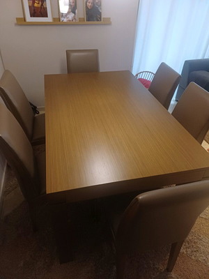 Dining table solid wood with 6 leather chairs like new
