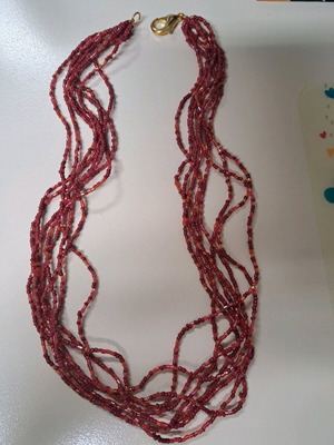 Κολιε εντυπωσιακο  στο χρωμα του κοραλλιου