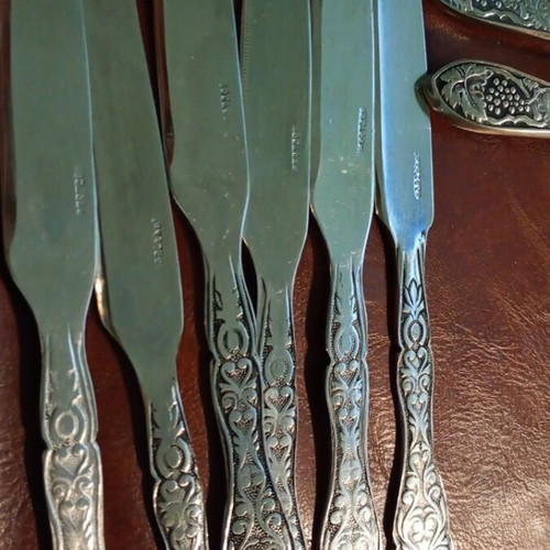 Vintage silver-plated knife sets like new, total 12 pieces