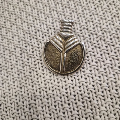 Pendant collectible piece 1995 used