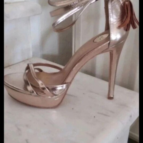 Exe high heels size 39, new, gold