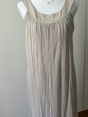 Beige dress size M/L, viscose with cotton lining