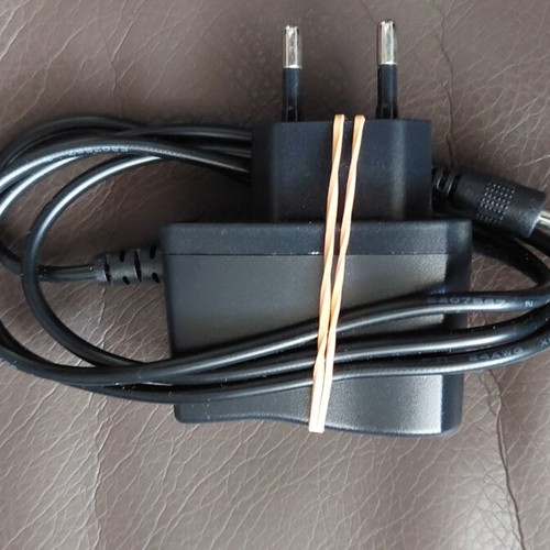 2A EU Plug Power Supply Adapter για USB πολύπριζο σαν καινούργιο