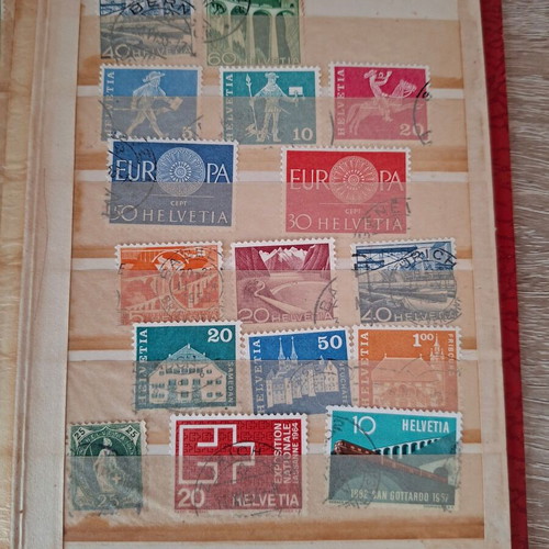 Stamp collection used, over 150 sealed stamps