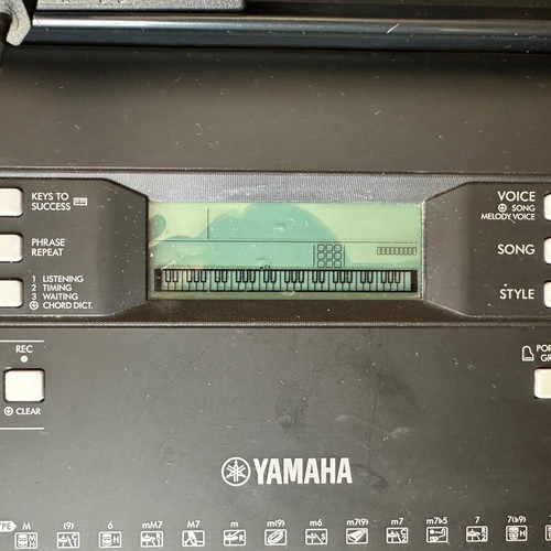 Yamaha PSR-E373 Keyboard like new with FSZ-52 metal stand