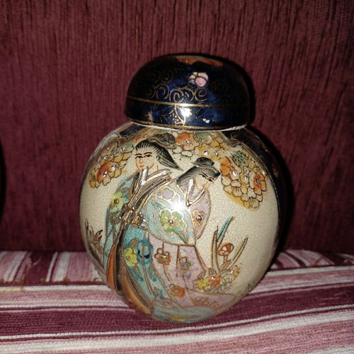 Satsuma vases used, hand painted vintage set of 2