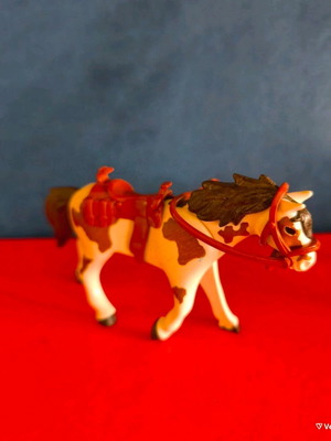 Playmobil αγελάδα με χαλινάρι και διακόσμηση με φύλλο