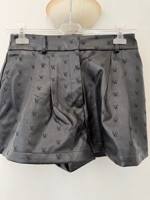 Vassia Kostara leather shorts like new, size M, black