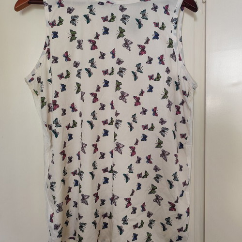 White sleeveless blouse with butterflies XL used