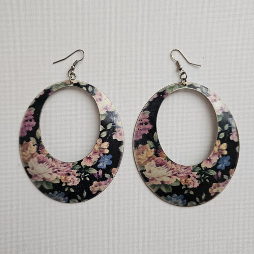 Boho earrings used with floral design by Άπεφθον