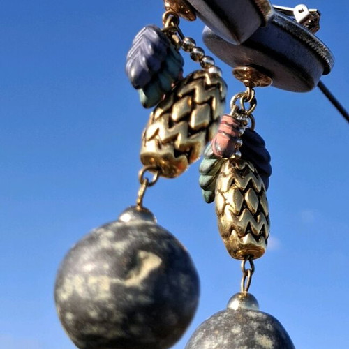 Vintage clip-on earrings used, nature-inspired design