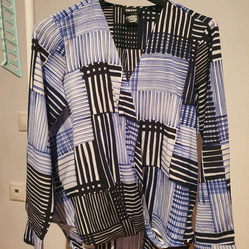 DKNY wrap shirt like new, white and blue, size M