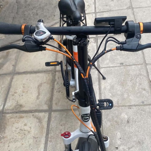 Electric bike like new with one-year battery warranty