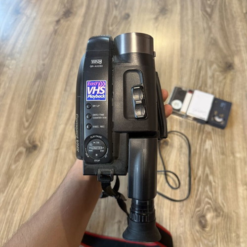JVC GR AX-280 VHS camcorder with battery and 3 cassettes