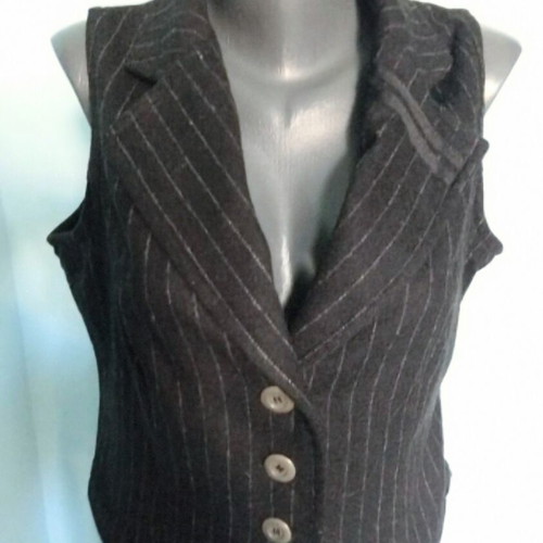 Elegant wool vest Miss Etam like new, black and white